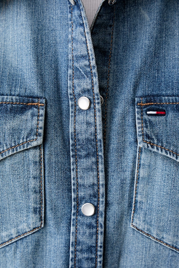 Tommy Jeans koszula damska jeansowa DW0DW23486 niebieski