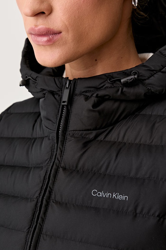 Calvin Klein prsluk s kapuljačom za žene LV044G513G crna