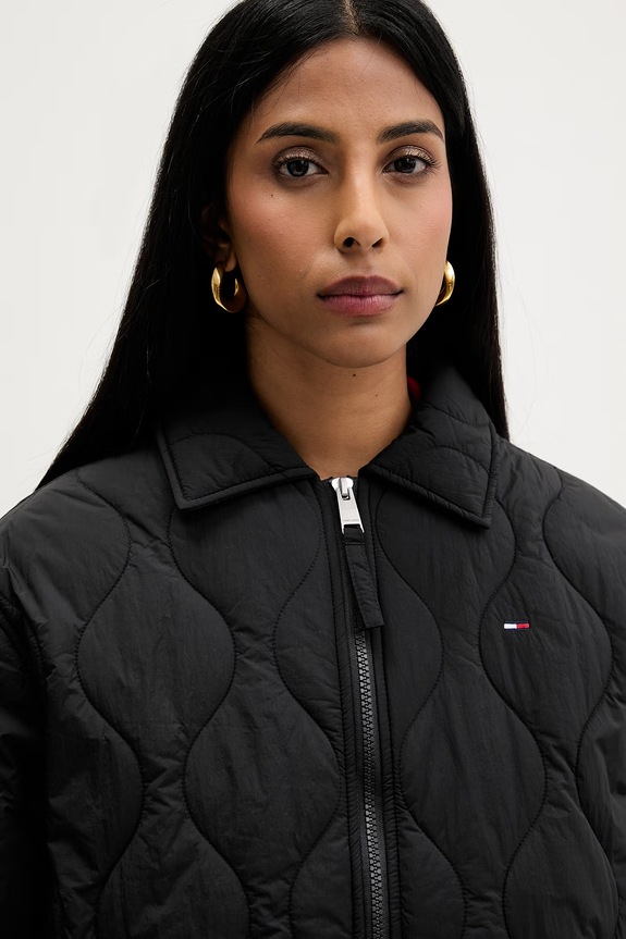 Tommy Jeans μεταβατικό μπουφάν γυναικείο μαύρο DW0DW22909