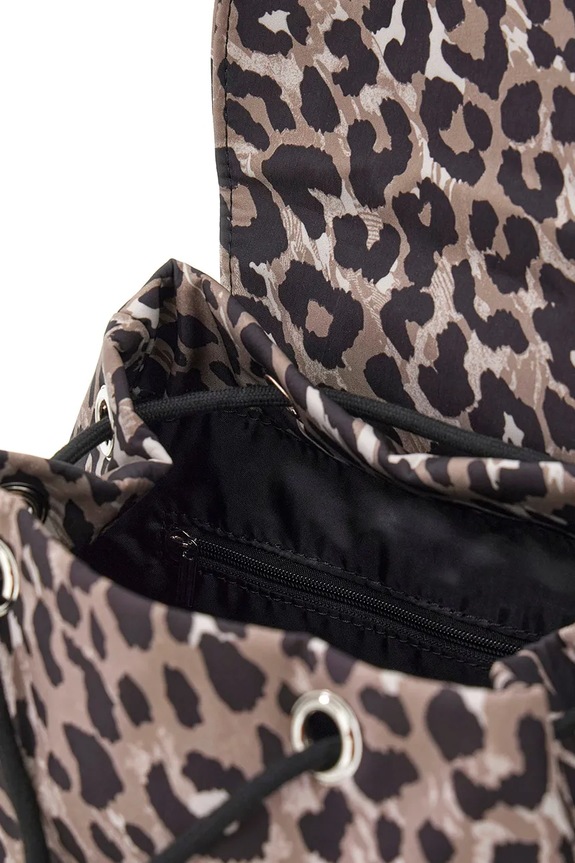 Guess batoh dětský hnědá J6YZ20.W2543.9BY2