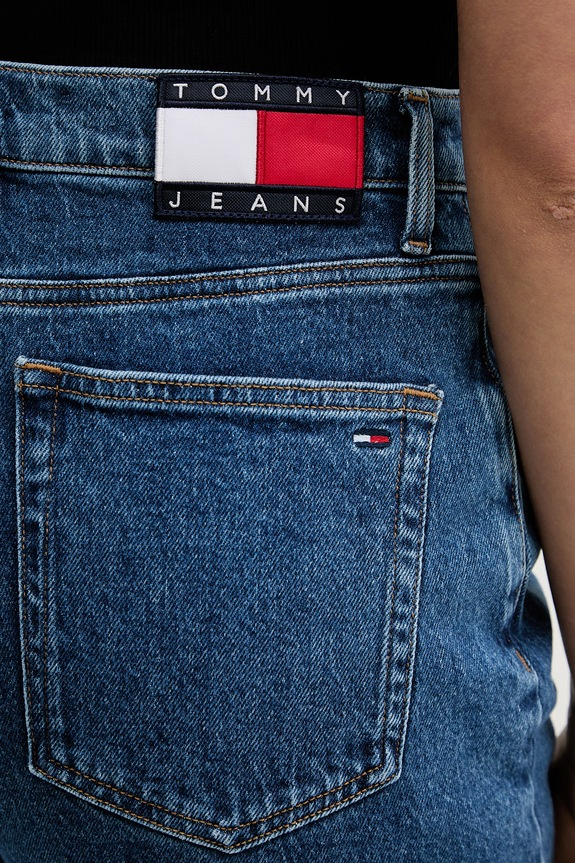 Tommy Jeans mom fit traperice za žene plava DW0DW23464