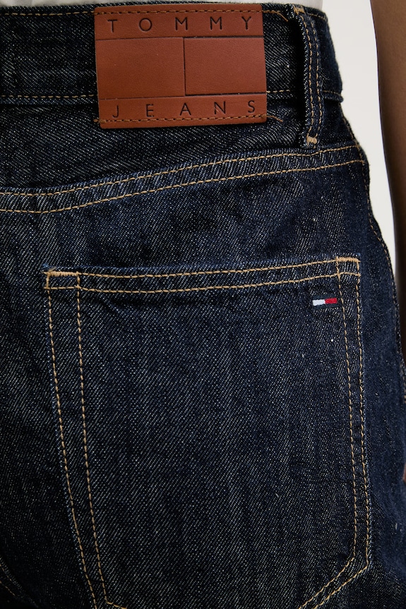 Tommy Jeans jeansy mom fit damskie granatowy DW0DW23459