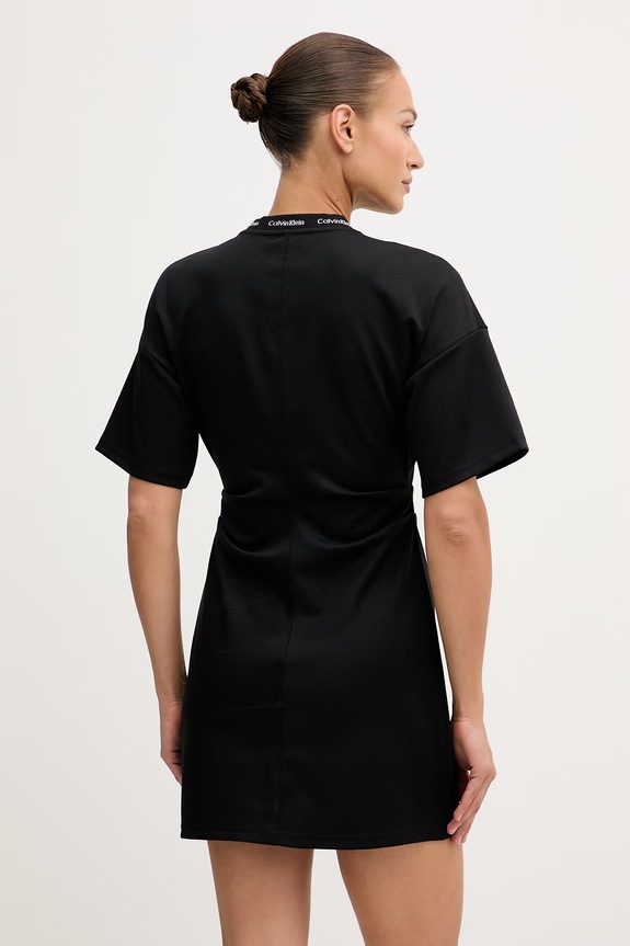 Oblečenie Calvin Klein Jeans šaty s viskózou LV047G251G čierna