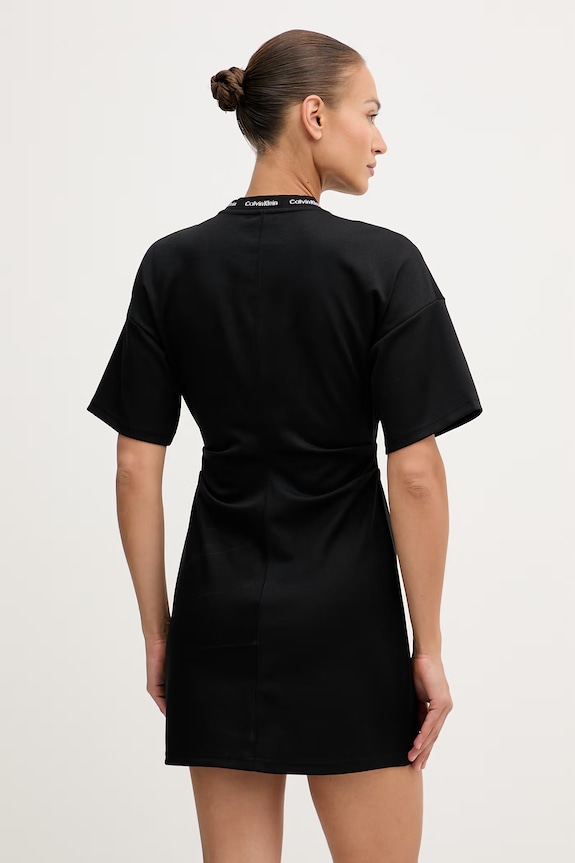 Oblečenie Calvin Klein Jeans šaty s viskózou LV047G251G čierna
