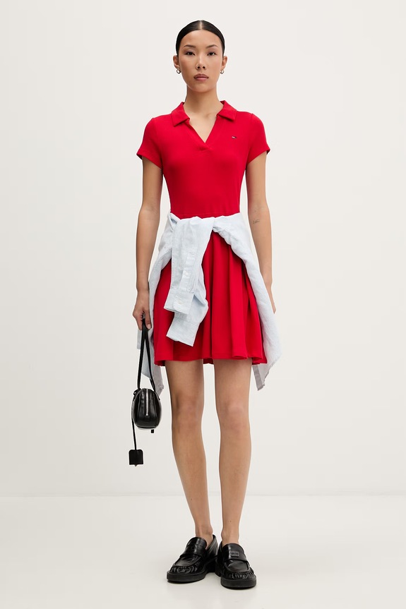 Tommy Jeans rochie evazată din bumbac cu elastan DW0DW22845 rosu AW26