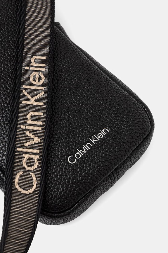 Calvin Klein torbica za telefon za žene od imitacije kože crna LV04F1222G