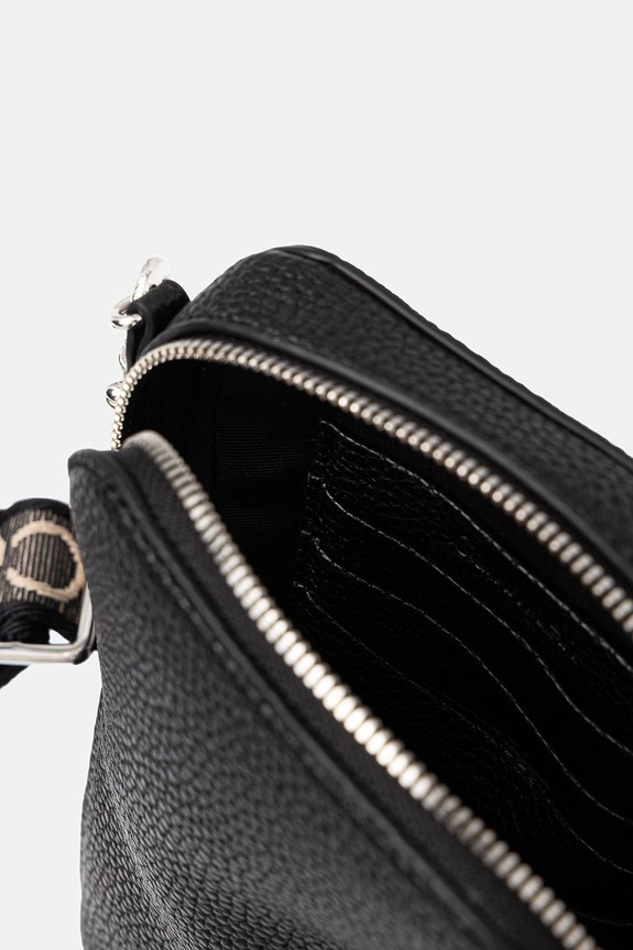 Calvin Klein torbica za telefon za žene od imitacije kože LV04F1222G crna