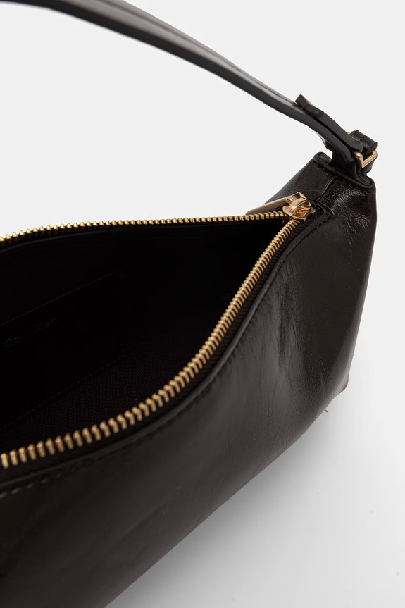 Calvin Klein baguette kabelka dámská z imitace kůže hnědá LV04F3738G