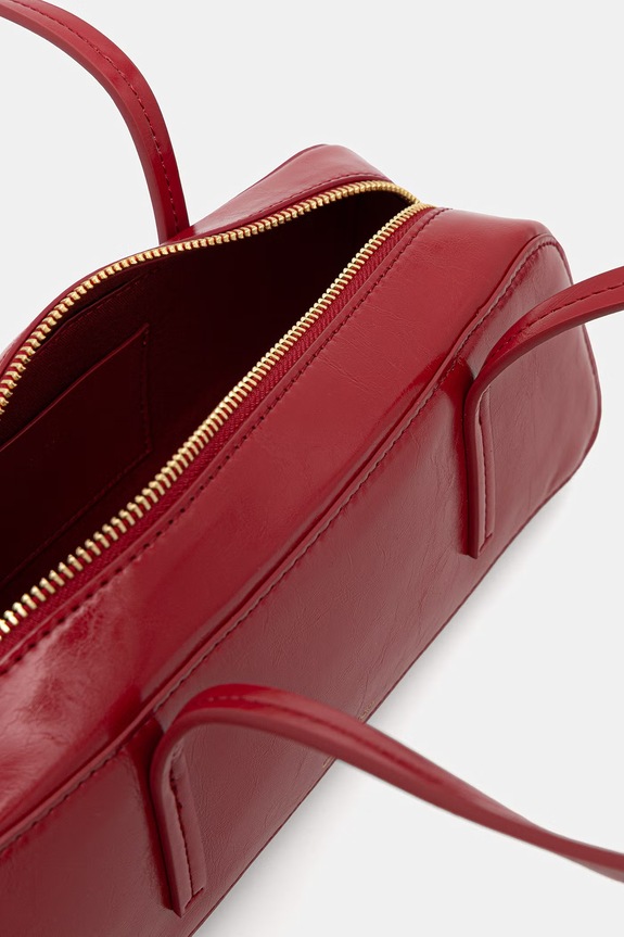 Calvin Klein kabelka typu baguette dámska z imitácie kože LV04F3638G červená