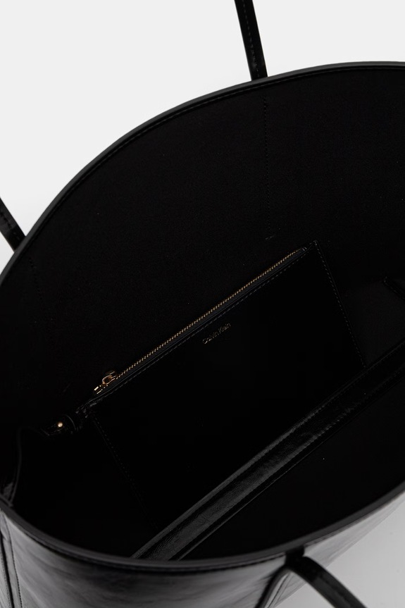 Calvin Klein kabelka typu shopper dámska z imitácie kože LV04F3537G čierna
