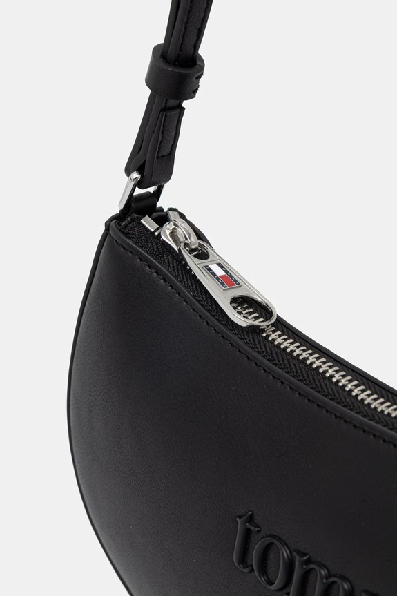 Tommy Jeans kabelka typu baguette dámska z imitácie kože čierna AW0AW18773