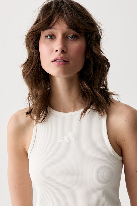 adidas crop top damski z bawełną beżowy KS7838