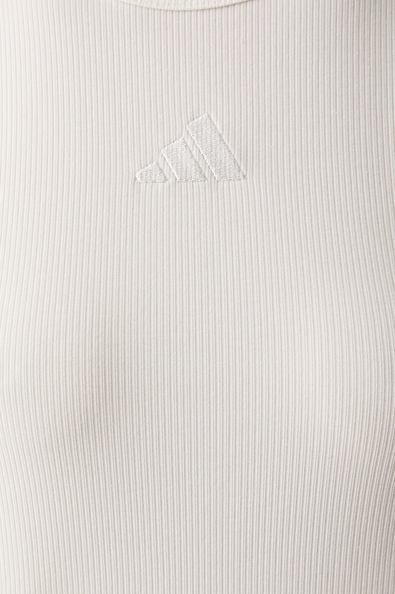 adidas crop top damski z bawełną KS7838 beżowy