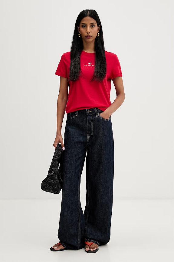 Tommy Jeans kratka majica ženska z bombažem DW0DW22789 rdeča AW26