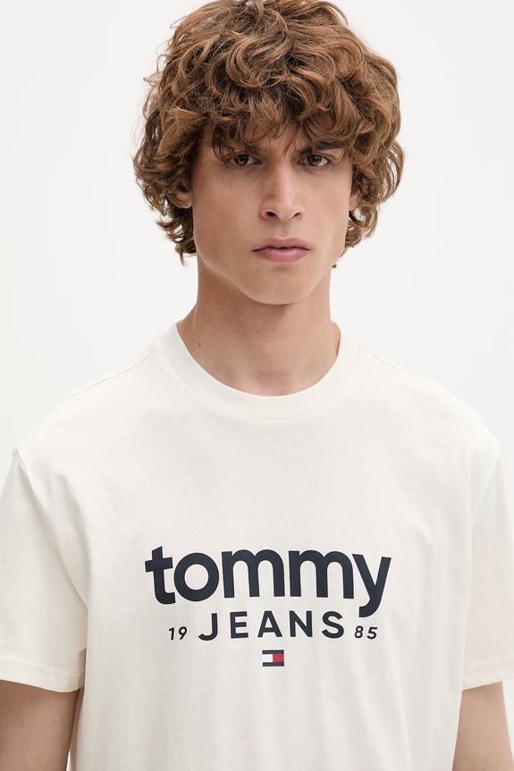 Tommy Jeans t-shirt ανδρικό βαμβακερό μπεζ DM0DM23376