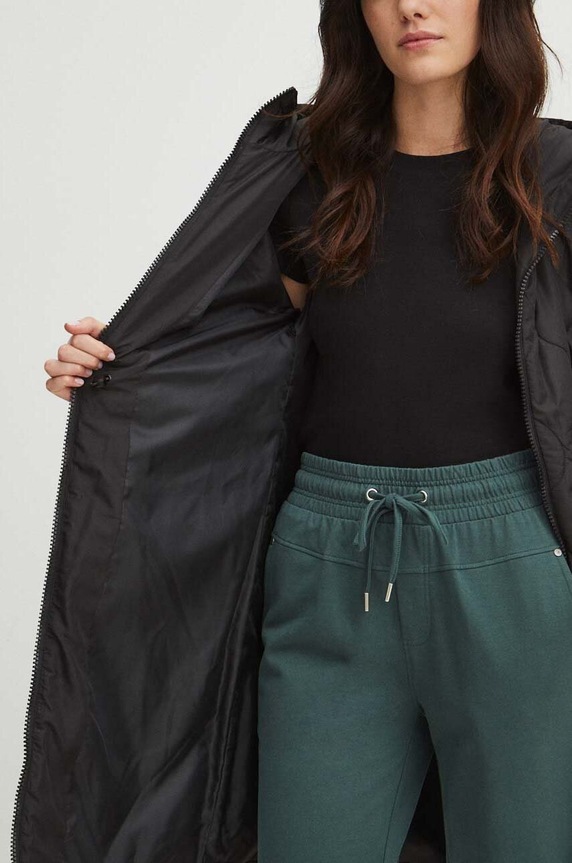 Płaszcz damski przejściowy pikowany kolor czarny RS24.KPD207