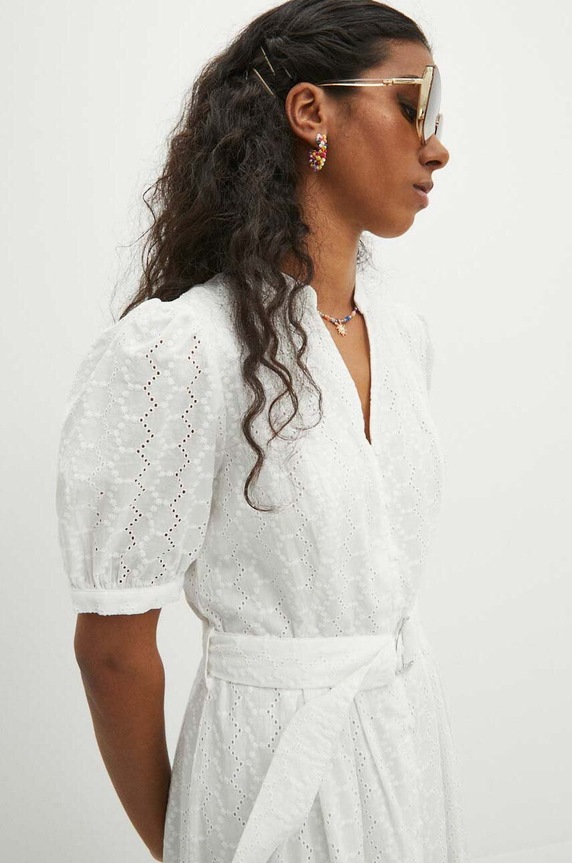 Bavlněné šaty dámské midi s ozdobnou výšivkou béžová barva béžová RS24.SUD807