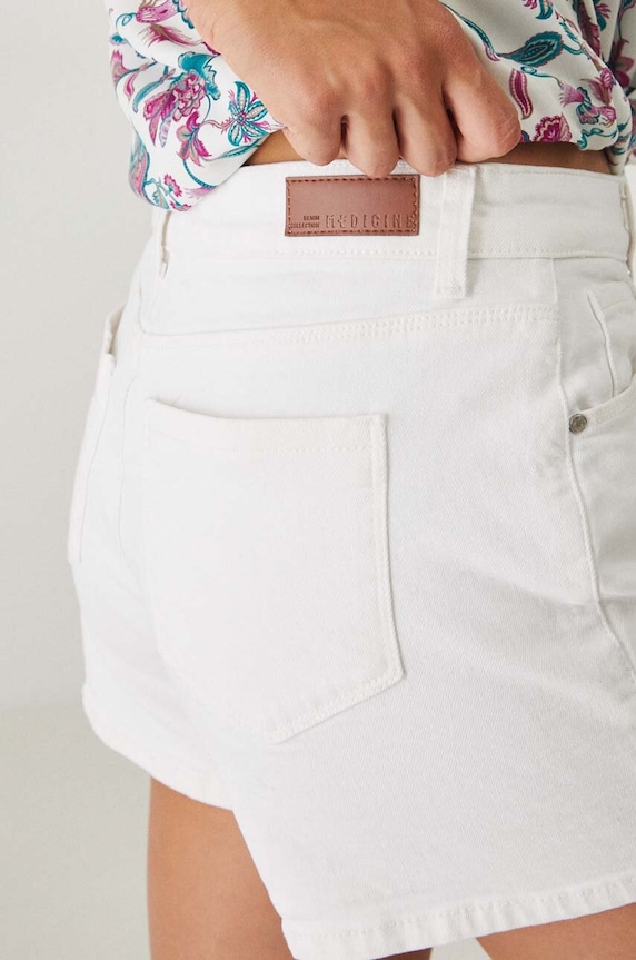 Szorty jeansowe damskie loose gładkie kolor biały biały RS24.SZDA08