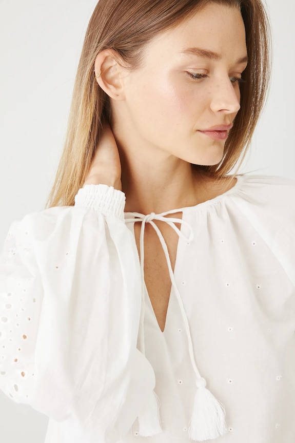 Bavlněná halenka dámská s ozdobnými výšivkami bílá barva bílá RS25.BDDA01