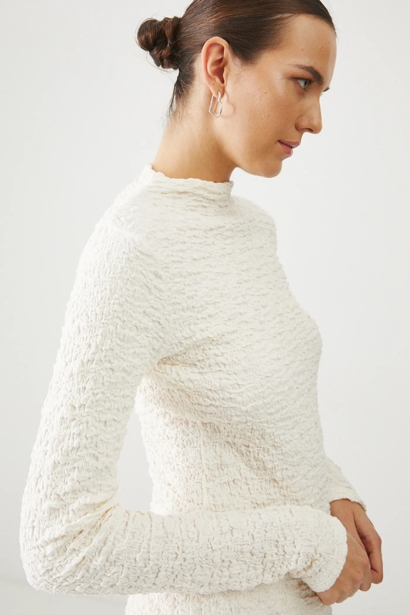 Longsleeve damski z fakturą kolor beżowy z elastanem beżowy RS25-BUD304