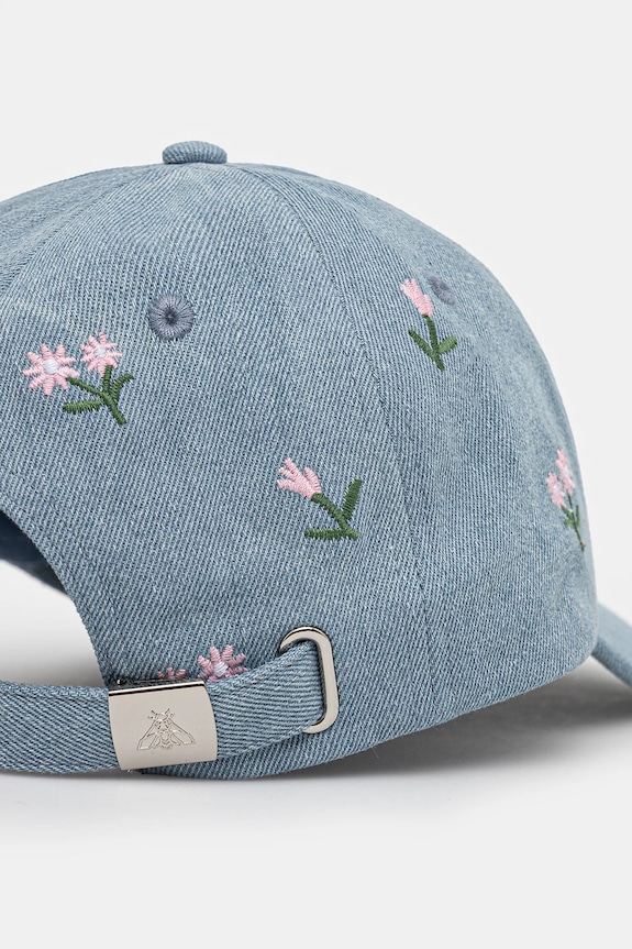 Czapka z daszkiem jeansowa z ozdobnym haftem kolor niebieski niebieski RS25-CAD503