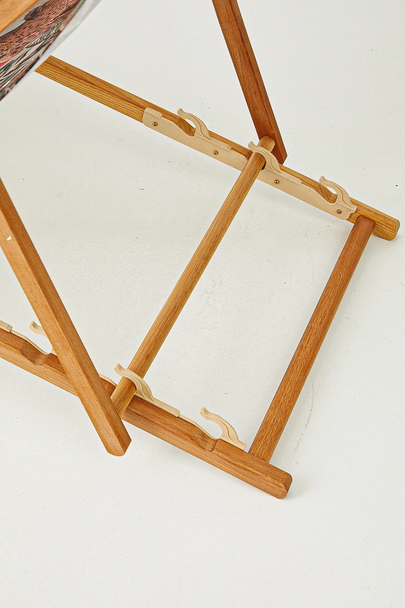 Ležadlo so vzorovanými podrúčkami viac farieb RS25-GAU804