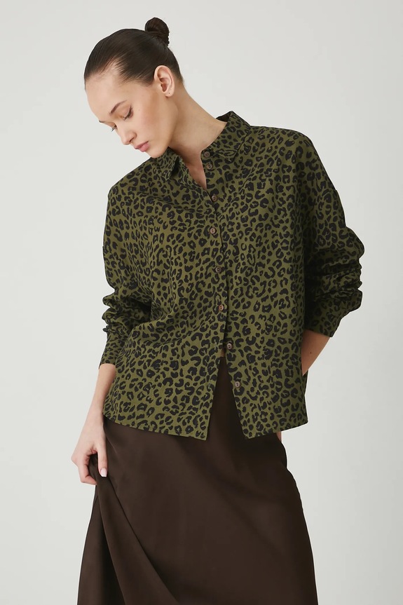 Koszula z domieszką lnu w panterkę kolor zielony casual zielony RS25-KDD801