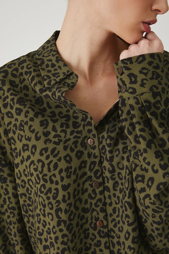 Koszula z domieszką lnu w panterkę kolor zielony RS25-KDD801 zielony