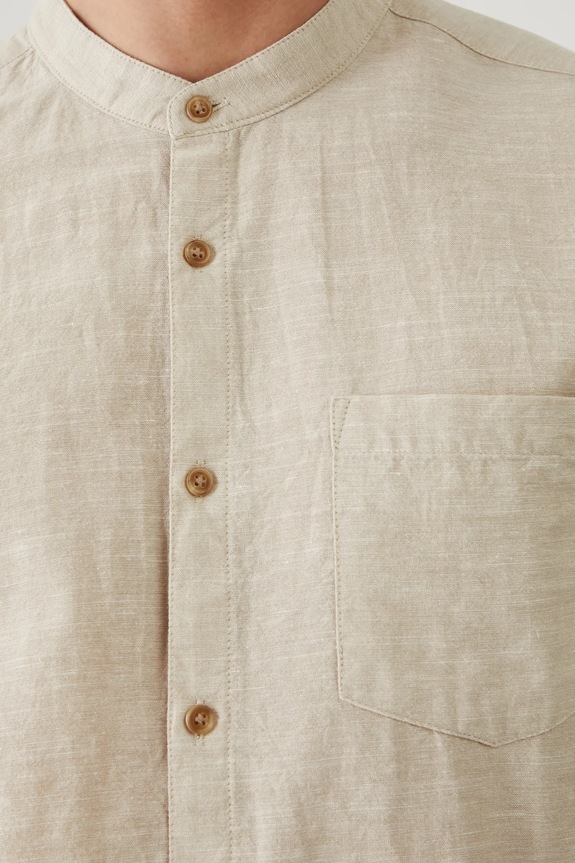 Koszula z lnem męska ze stójką kolor beżowy RS25-KDM070 beżowy