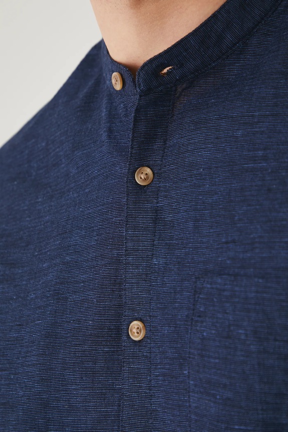 Koszula z lnem męska ze stójką kolor granatowy RS25-KDM070 granatowy