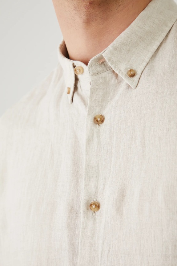 Koszula lniana męska z kołnierzykiem button-down kolor beżowy RS25-KDM071 beżowy