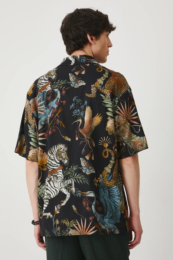 Oblečenie Košeľa pánska s golierom typu resort vzorovaná viac farieb RS25-KKM800 viacfarebná