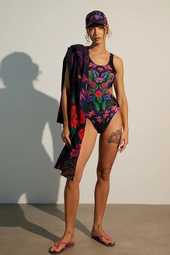 Jednoczęściowy strój kąpielowy damski wzorzysty kolor multicolor kwiaty multicolor RS25.KSD704