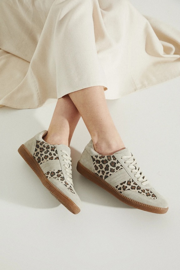 Trampki zamszowe damskie z elastyczną podeszwą kolor beżowy RS25-OBD300