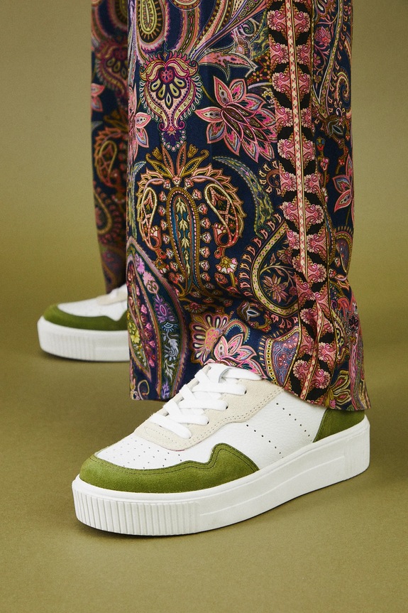 Sneakersy skórzane damskie z zamszowymi wstawkami kolor biały RS25-OBD303