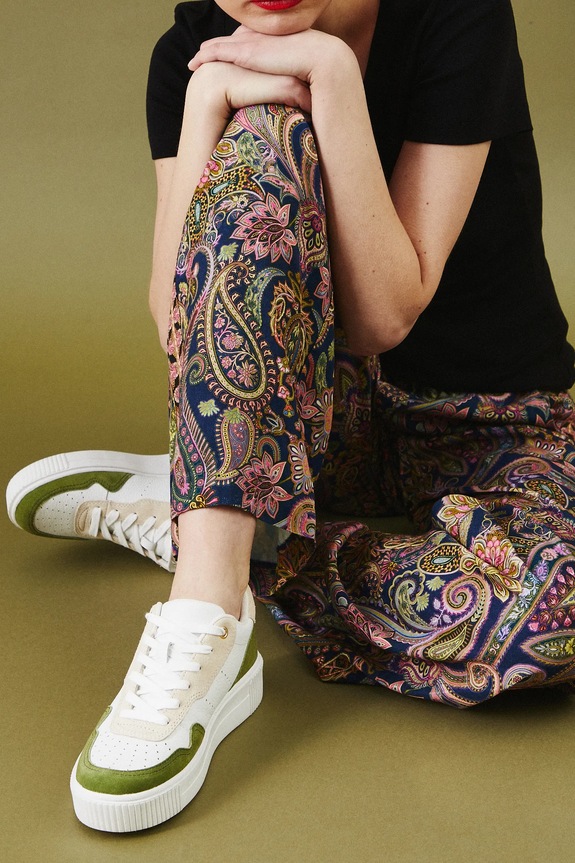 Sneakersy skórzane damskie z zamszowymi wstawkami kolor biały RS25-OBD303