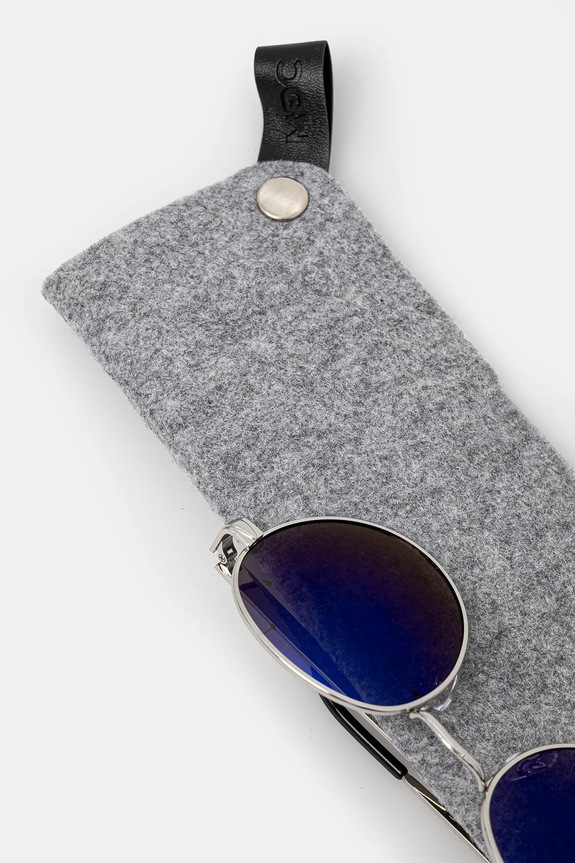 Slnečné okuliare pánske s polarizáciou a vrstvou Revo tmavomodrá farba tmavomodrá RS25-OKM506