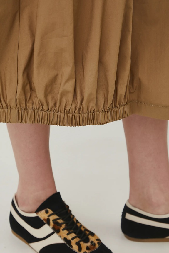 Bavlněná sukně dámská midi, hladký povrch zelená barva zelená RS25-SDD803