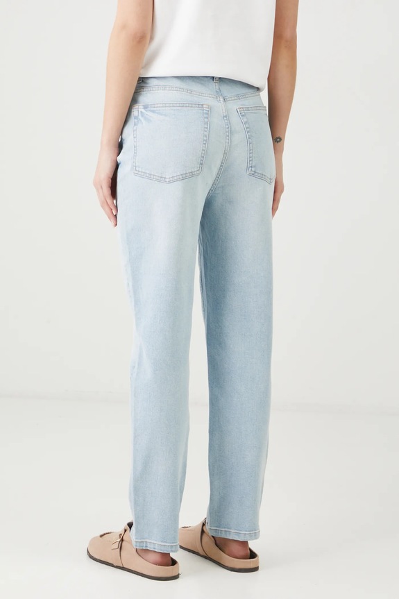 Oblečení Džíny dámské mom fit se sepraným efektem modrá barva RS25-SJD030 modrá