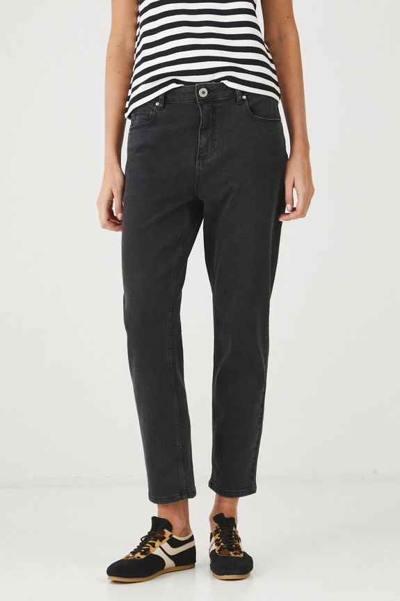 Jeansy damskie mom fit z efektem sprania kolor czarny Basic czarny RS25.SJD031