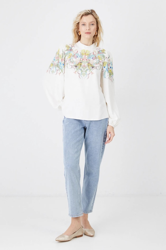 Jeansy damskie mom fit z ozdobnym haftem kolor niebieski RS25-SJD251 niebieski RS25