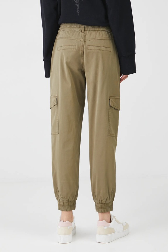Odzież Spodnie damskie jogger z kieszeniami cargo kolor zielony RS25.SPD041 zielony
