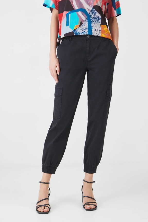 Spodnie damskie jogger z kieszeniami cargo kolor czarny czarny RS25.SPD041