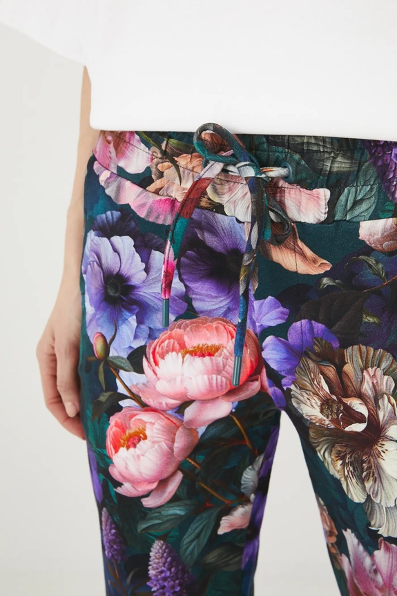 Bavlnené tepláky dámske s elastanom a s kvetinovým vzorom zelená farba tyrkysová RS25.SPD308