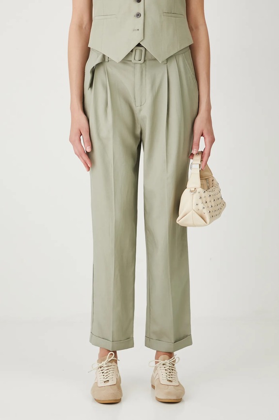 Nohavice s prímesou ľanu s opaskom hladké zelená farba RS25-SPD904 zelená RS25