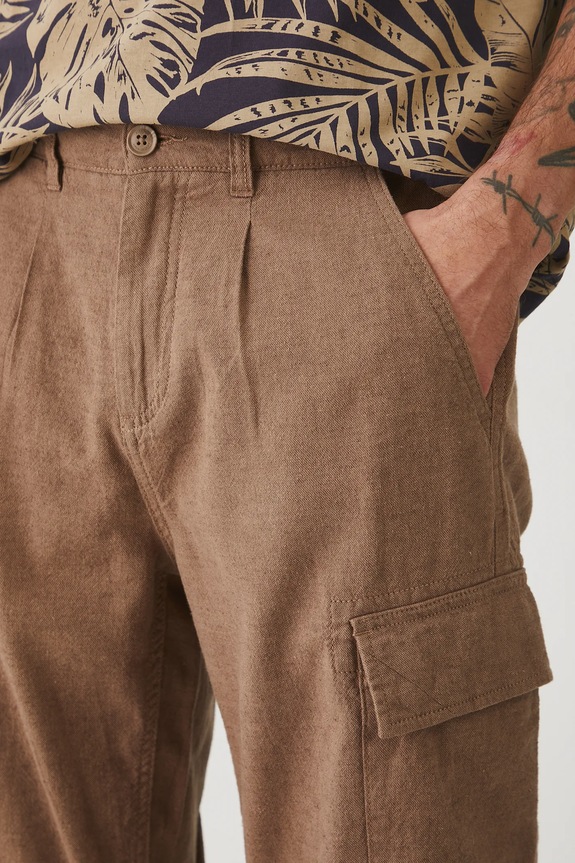 Spodnie z lnem męskie z kieszeniami cargo kolor brązowy brązowy RS25-SPMA06