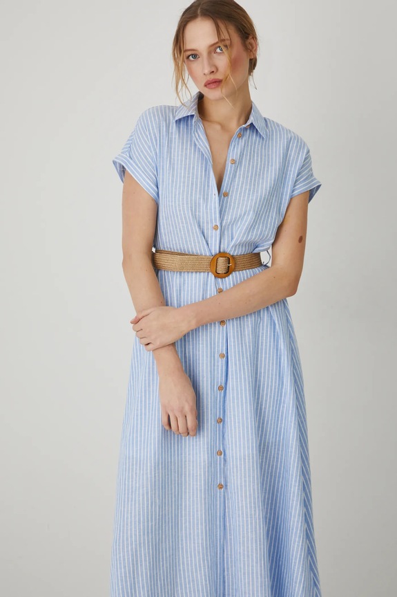 Sukienka z lnem damska midi z paskiem kolor niebieski niebieski RS25-SUD705