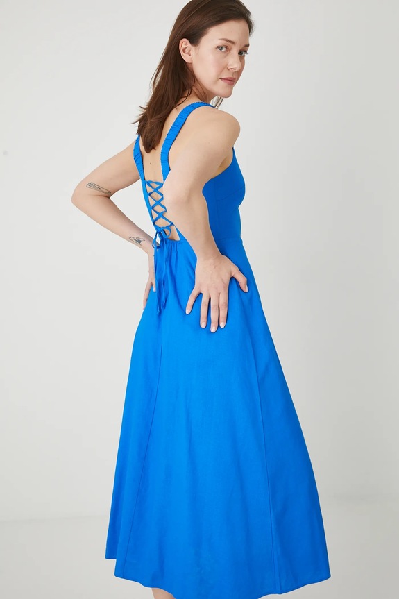 Sukienka z lnem damska midi gładka kolor niebieski RS25-SUD900 niebieski