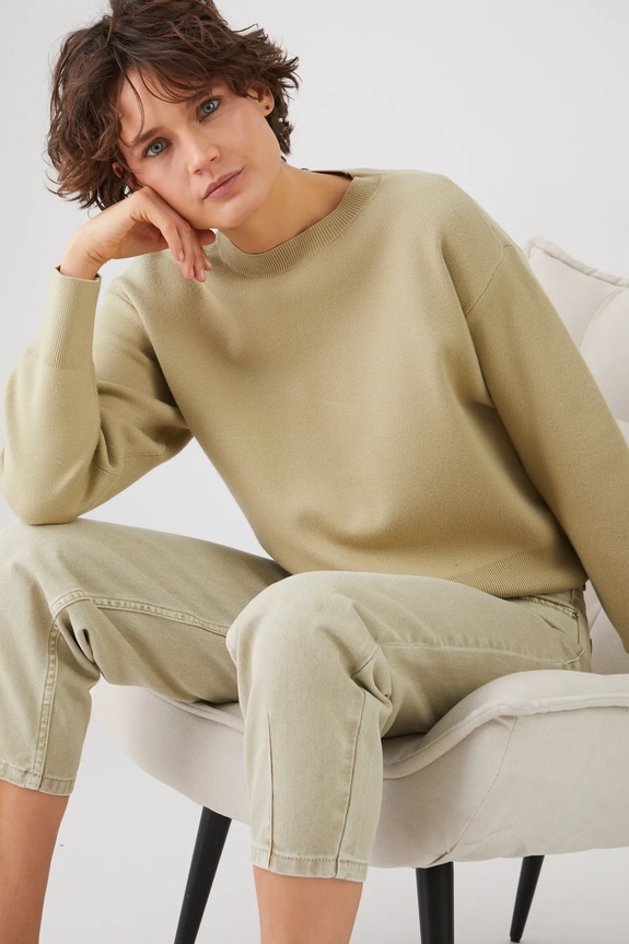 Sweter damski gładki z wiskozą kolor zielony gładkie zielony RS25-SWD305