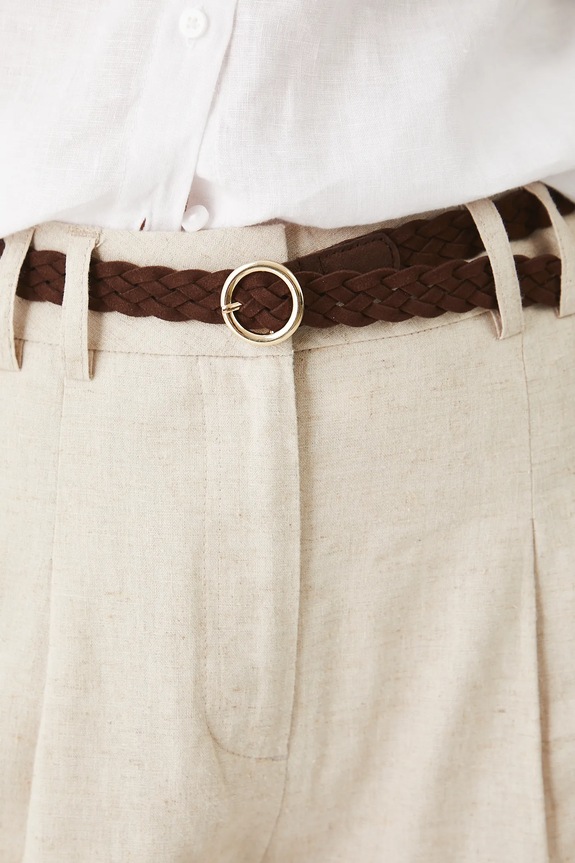 Szorty z lnem damskie z paskiem gładkie kolor beżowy beżowy RS25-SZD093